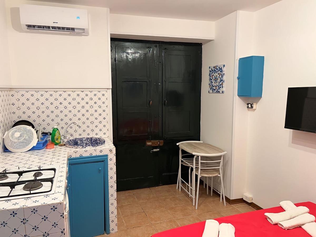 Вилла Mini House Catania Historic Center Экстерьер фото